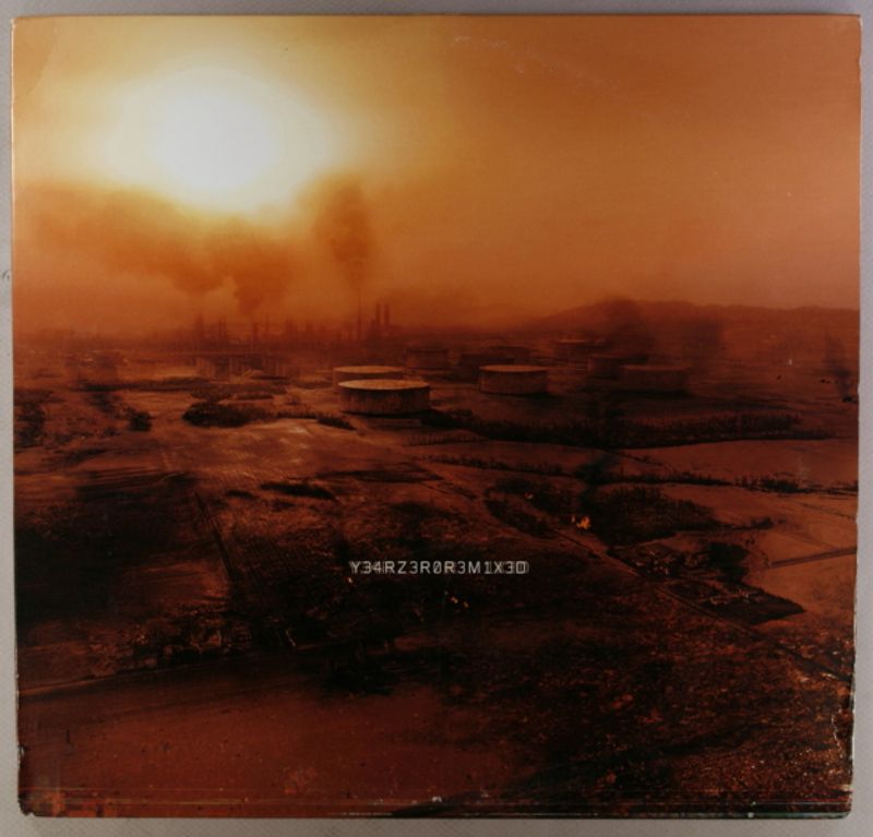 Nine Inch Nails - Y34RZ3R0R3M1X3D [Year Zero Remixed] (12